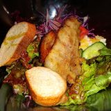 名古屋新栄の「eat」。ブランド豚のベーコンと３５０gの野菜のサラダボウルは満足度高め