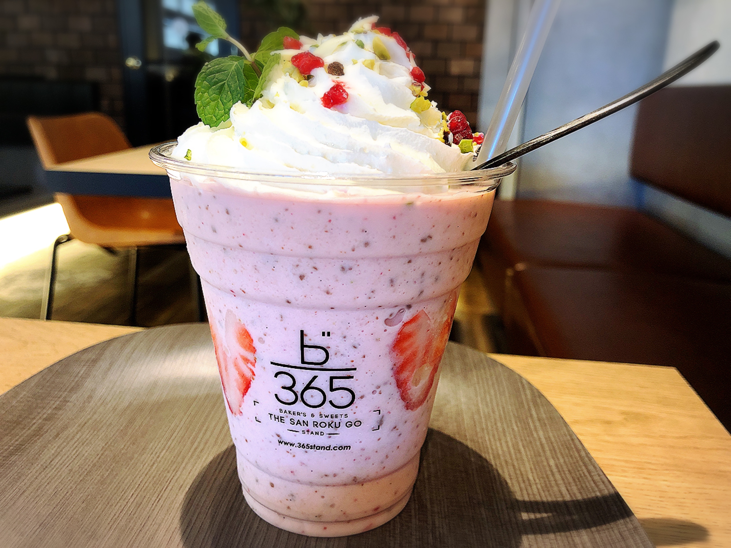 365スタンドが日進にオープン！可愛いベーカリーカフェの限定いちご  