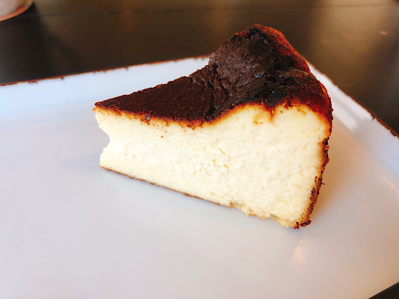 モッキンドウのバスクチーズケーキ