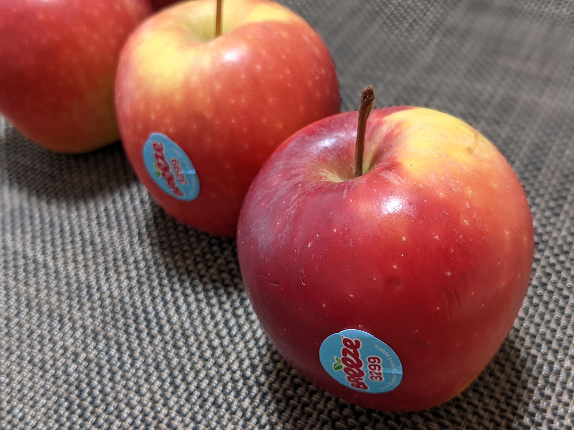 ニュージーランド産】ブリーズりんごは、春～夏に楽しめる！ | 名古屋