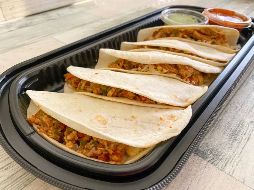 新商品 コストコ チキンケサディーヤ は本場のメキシコの味が楽しめる 食べ方 冷凍保存も解説 名古屋グルメ ぱるとよ 新商品 コストコ チキンケサディーヤ は本場のメキシコの味が楽しめる 食べ方 冷凍保存も解説 名古屋グルメ ぱるとよ